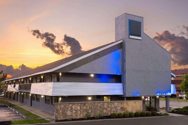 Days Inn by Wyndham Columbus Worthington Main image