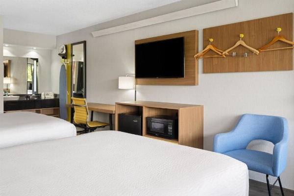 Days Inn by Wyndham Columbus Worthington image 39