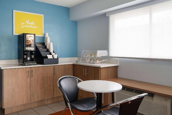 Days Inn by Wyndham Columbus Worthington image 5